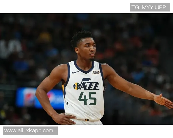 米切尔首节表现平平9分钟仅得5分3助后程发力成关键