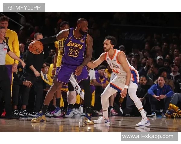 老詹40岁依然统治赛场中远投连得10分展现技术魅力