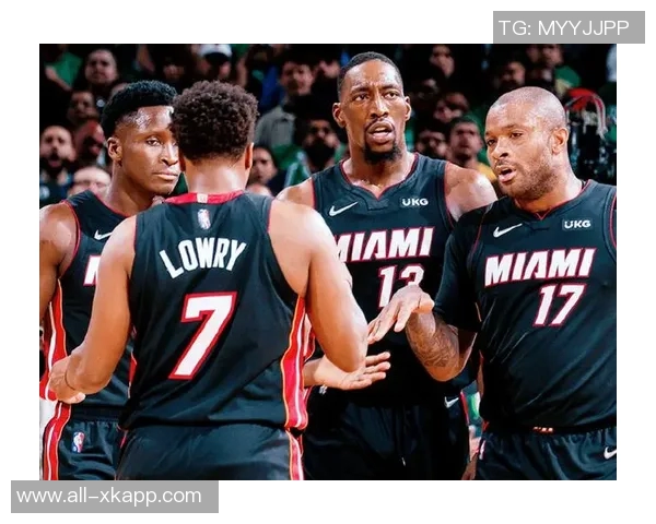 巴特勒下半场未首发小佩顿替代出战引发热议 巴特勒下半场未首发小佩顿替代出战引发热议