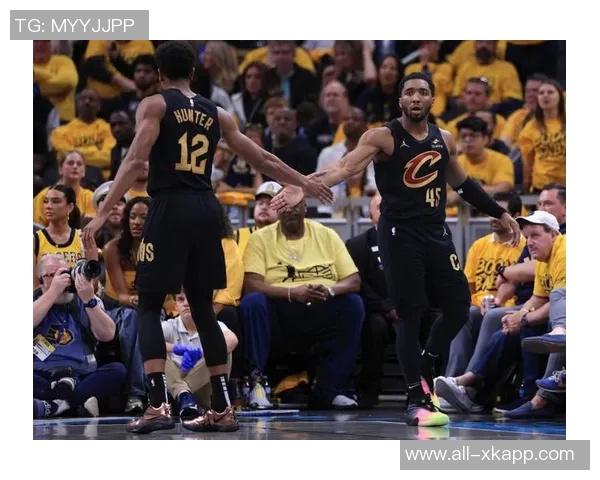 千胜即将到来步行者半场领先骑士内史密斯表现出色米切尔缺阵影响比赛走势 千胜即将到来步行者半场领先骑士内史密斯表现出色米切尔缺阵影响比赛走势