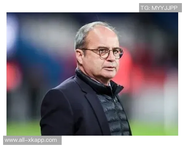 坎波斯强调巴黎圣日耳曼将把握转会机会但避免球员过剩问题